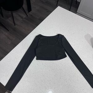 Elegant Black Long Sleeve Crop Top